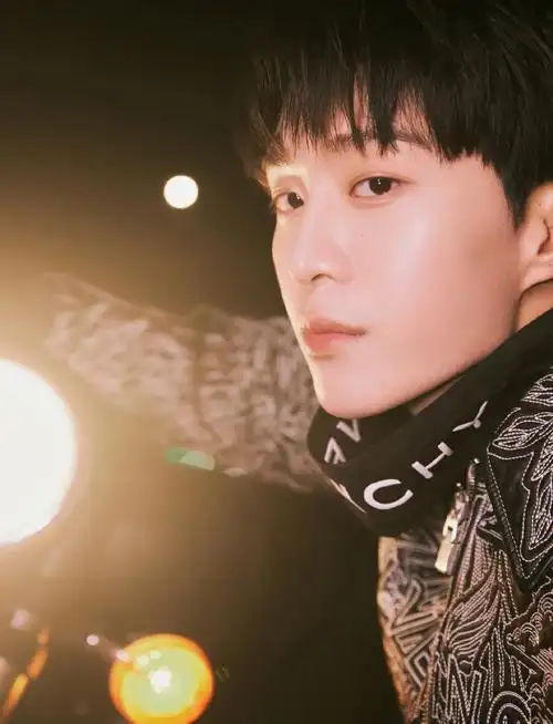 范丞丞机车大片##范丞丞0406出道五周年快乐