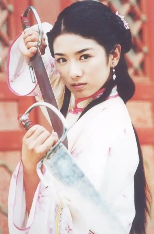黄奕的14个古装角色,玉湖娇俏可人,秀莲英姿飒美,素珍端庄秀雅