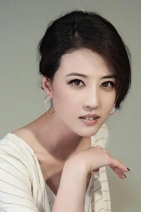 周海媚:从一代女星到一代女神,她的美丽不仅仅是外表