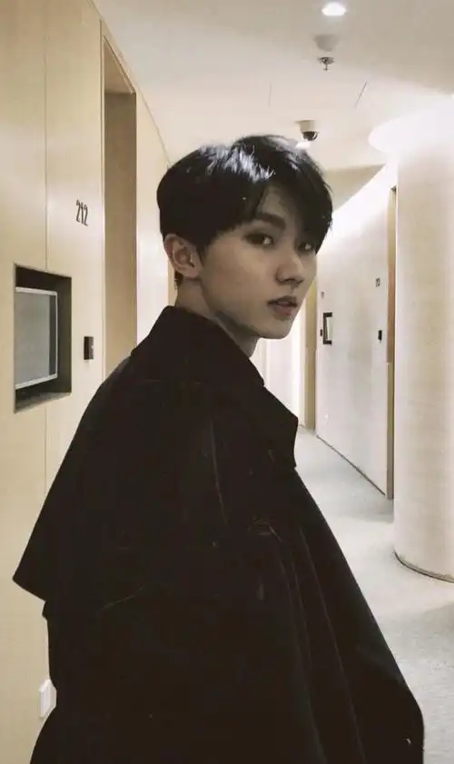 从空降练习生到c位郑州蛊王马嘉祺为什么会圈粉无数