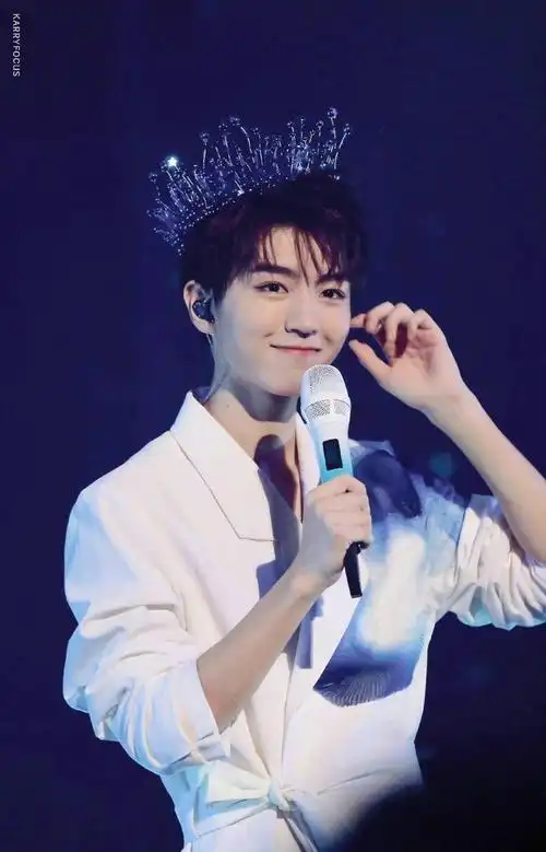 王俊凯神图壁纸