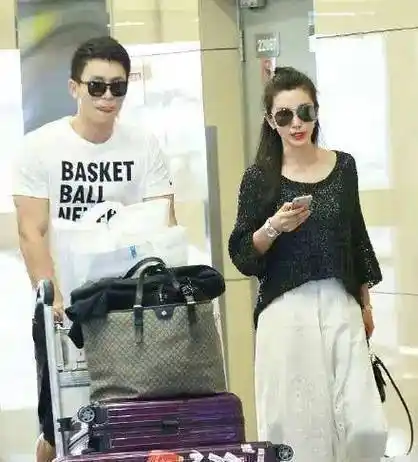 原创李冰冰被曝和小男友分手深夜和朋友聚会神秘男子引起网友猜测