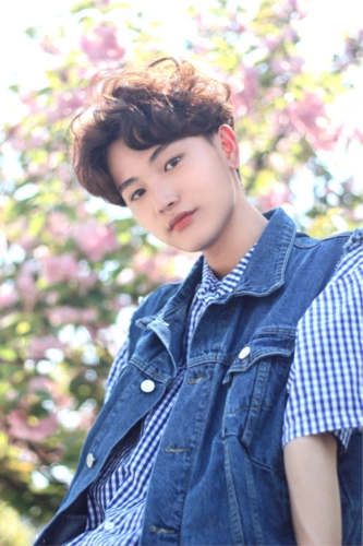 网络男神新晋阳光美少年曲恩辰