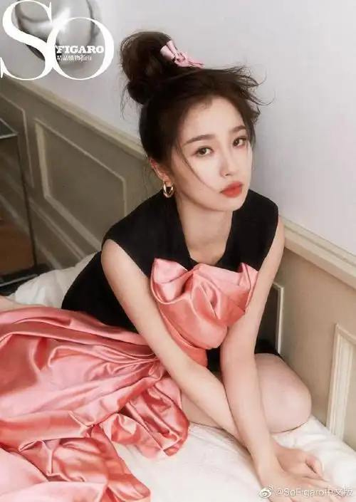 虞书欣粉红芭比造型美图超靓丽雪肤玉貌大长腿太性感撩人