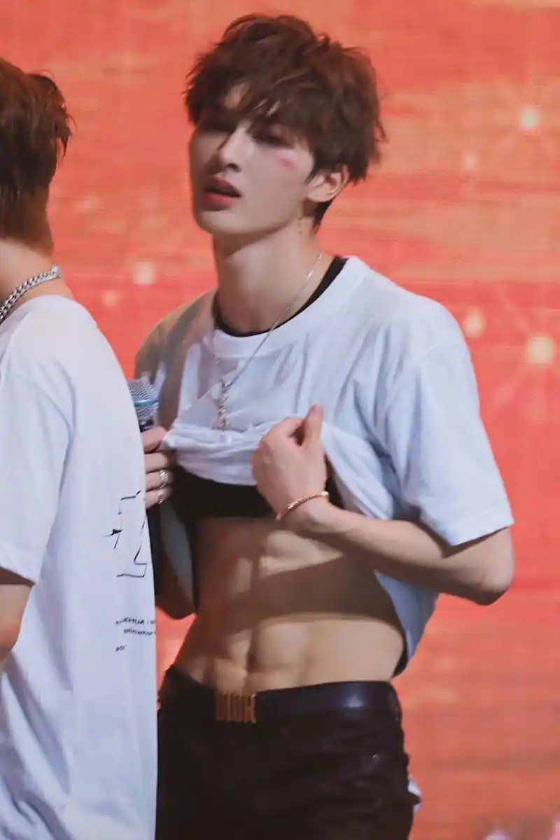 每日易安利爱豆的名品腹肌,哥哥们都是自律达人身材管理一级棒 手上的