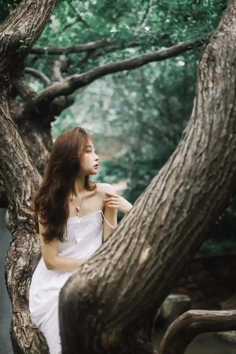 森系少女 #清冷气质 #写真情绪片  #山野自然 #夏日限 - 抖音