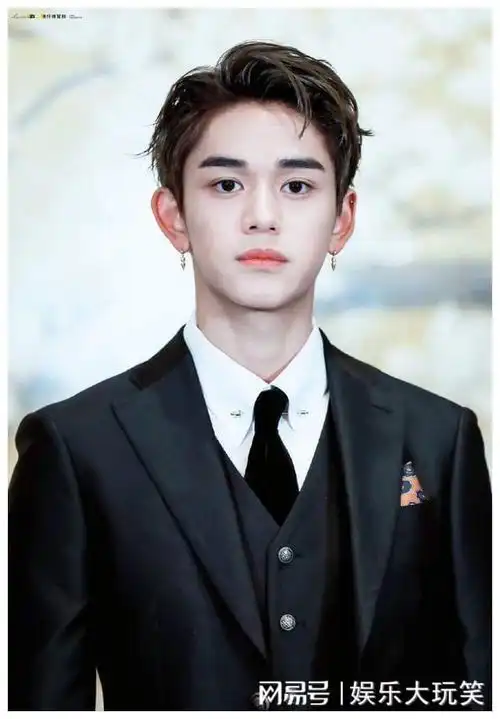 黄旭熙羡慕队友轻松无工作自己因忙碌孤独犯了错误