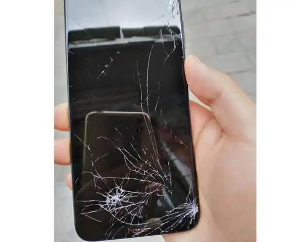 手机屏幕碎裂后 , 建议大家尽早更换