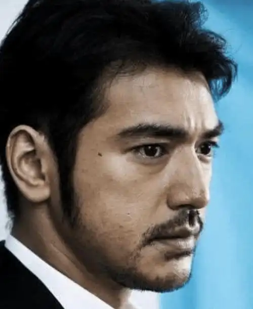 男明星留胡子堪比整容,李现帅到没边,肖战像换了一张脸