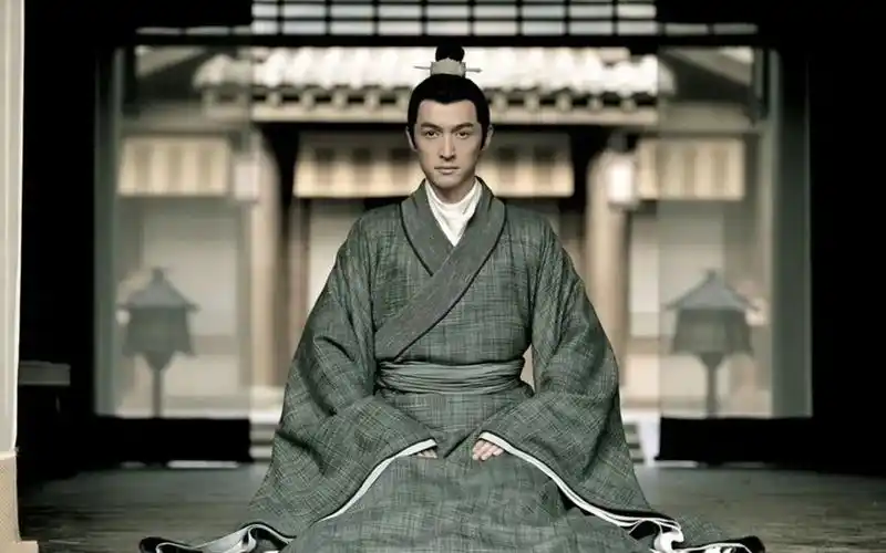 另一位流量明星,胡歌,早年虽然凭借《仙剑奇侠传》系列电视剧收获了大