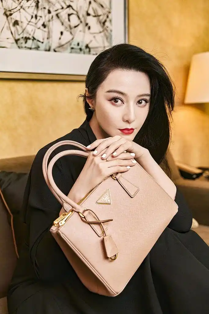 1/72021年5月29日,北京,范冰冰受邀现身法国驻华大使馆,出席由法国