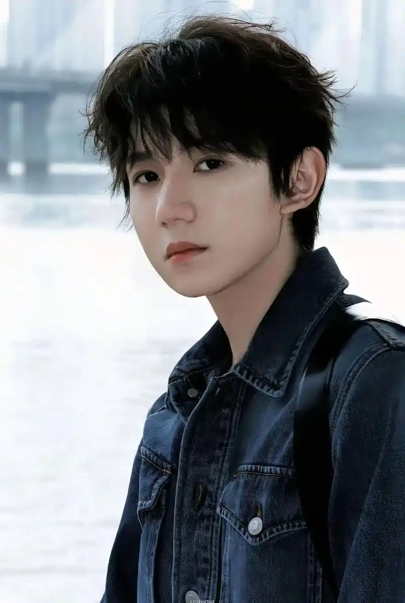 王源 #王源高清壁纸 我担的脸就是权威