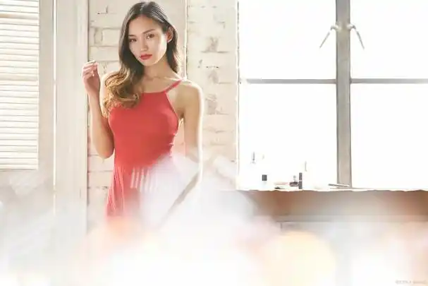 前女友嘲讽我穷另结新欢,再见时我成了千万富豪,她肠子都悔青