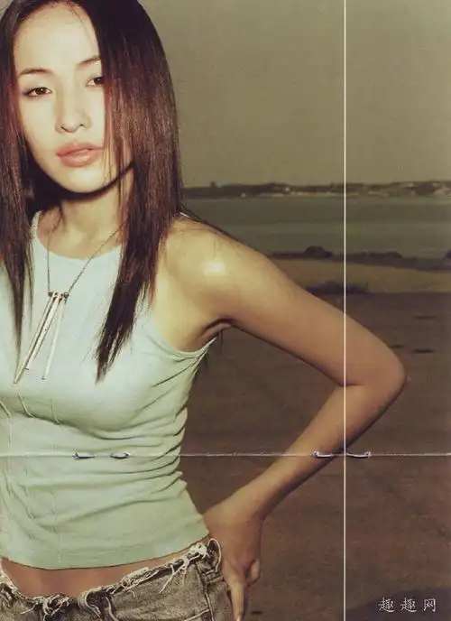 萧亚轩年轻时候的照片萧亚轩身材照