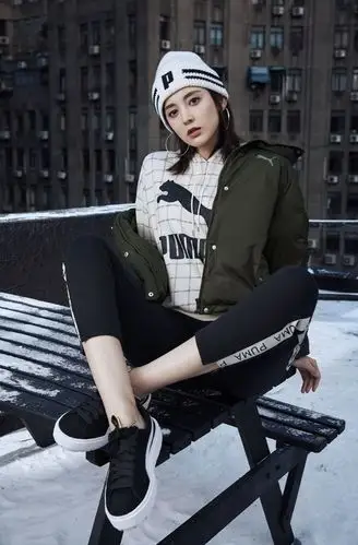 古力娜扎又被亚历山大麦昆宣布其成为品牌大中华区代言人