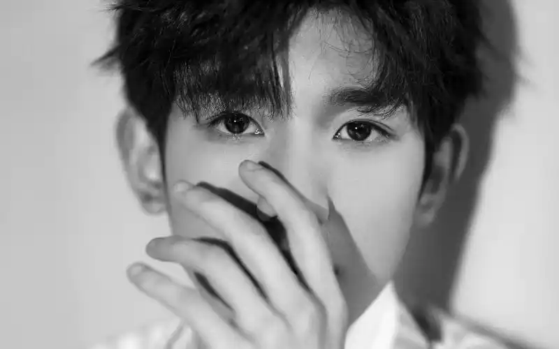 王源帅气图片桌面壁纸高清大图预览1920x1200_大陆明星下载_美桌网