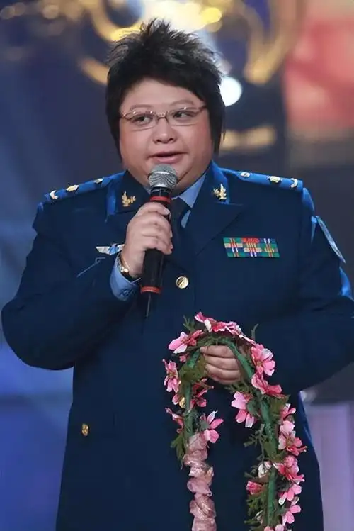 韩红的母亲雍西女儿52岁仍未婚单身让她纠结心痛