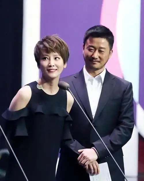 妻子谢楠和吴京的感情,由于《战狼》走红而备受人们关注和议论.