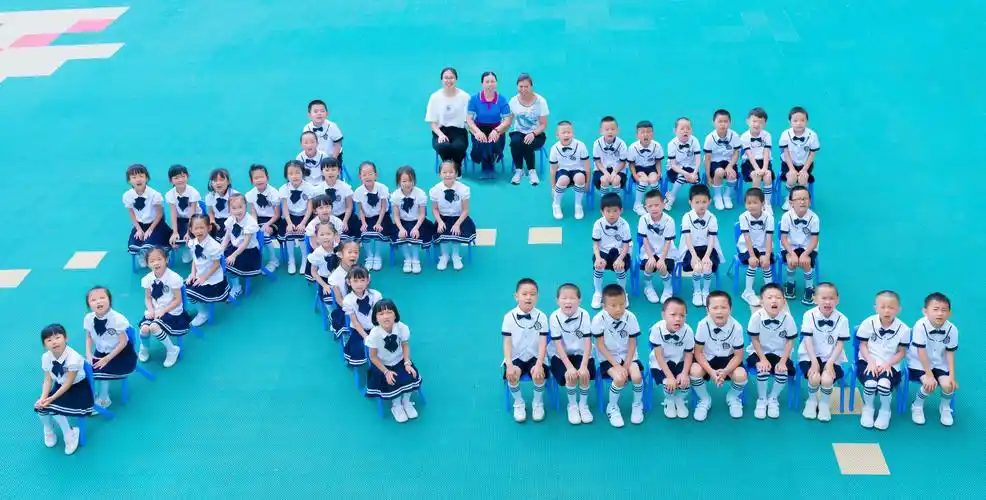 幼儿园大班毕业造型照