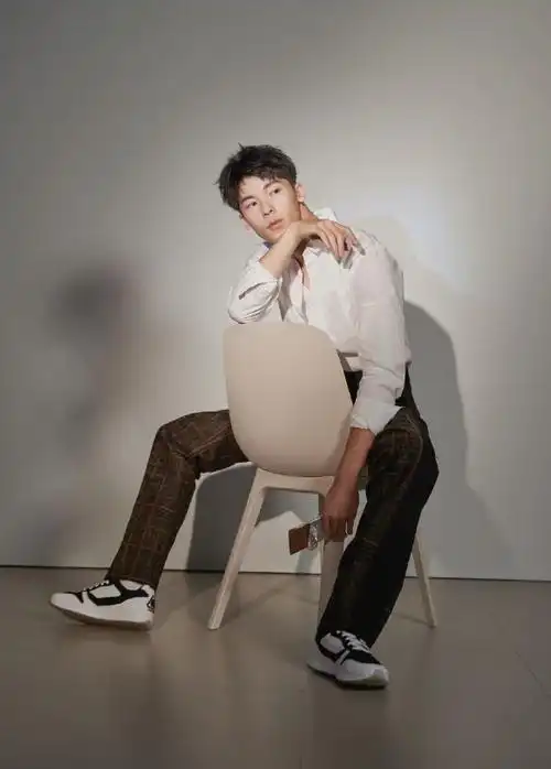 新晋男友许光汉私服照原来这么帅30岁依旧少年感