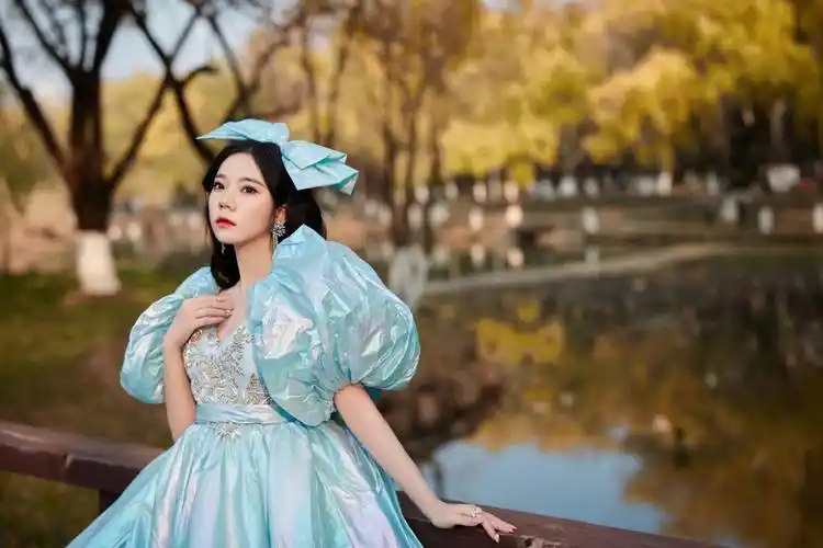 张紫宁在逃公主甜美写真图片59