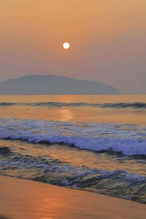 拥有"中国最美十大海岛"之一,这座人少清净的小众城市,比三亚还适合