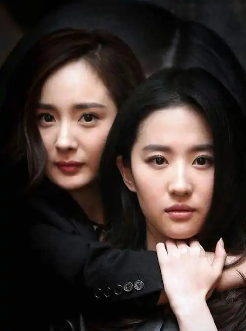 杨幂刘亦菲不同时期同框照