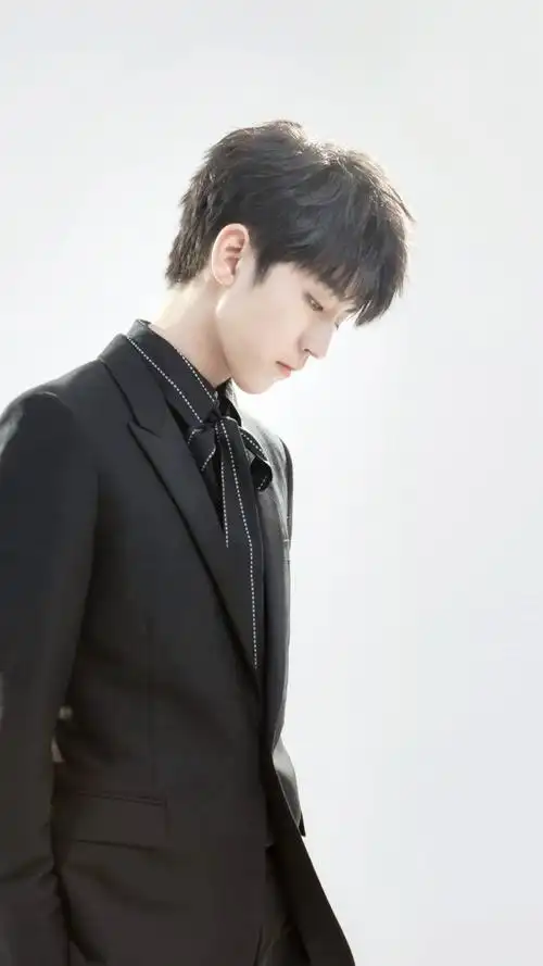 tfboys王俊凯# #王俊凯# #从开始到未来,只为王俊凯#西装boy