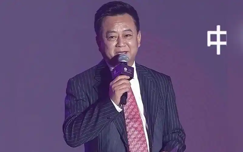 朱军正式复出!亮相主持官方活动开幕式,声音浑厚气场不减当年