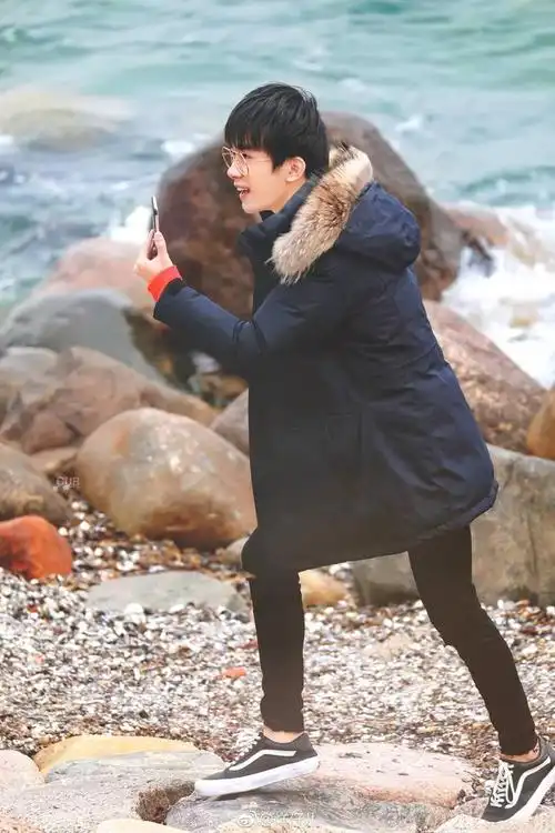 易烊千玺的海边合集海边与少年永远让人心动