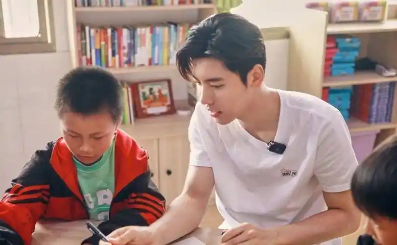 与王子异一起重返童年童心未泯所遇皆甜