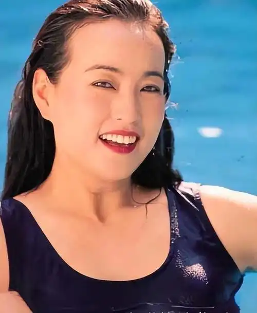 看完刘晓庆年轻时候的照片,难怪她这一生都走桃花运,那么多人追