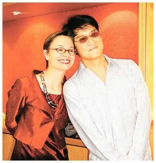 周华健:音乐天王婚姻传奇,令人叹为观止_康粹兰_家庭_成功