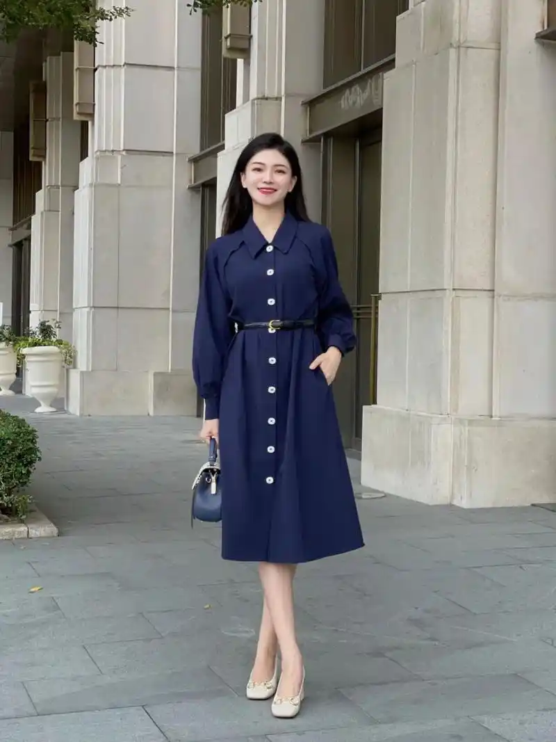 945g秋季穿搭|藏蓝色衬衫连衣裙显白又舒 转眼已入秋94,开始逐渐
