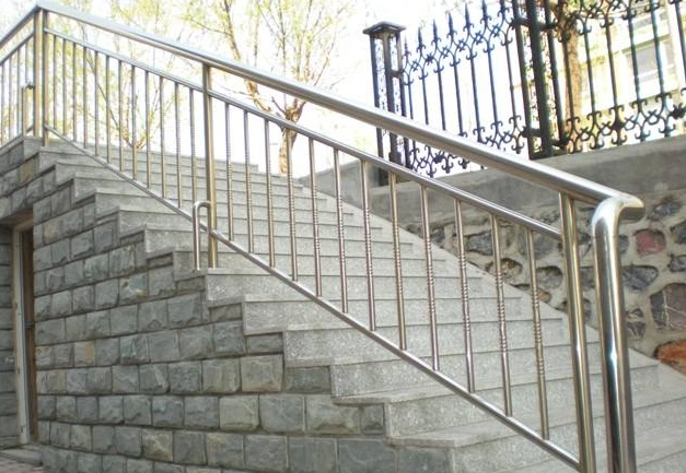 不锈钢楼梯扶手案例