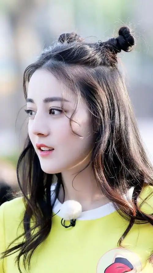 迪丽热巴图片可爱卖萌(迪丽热巴图片可爱卖萌漂亮)-天晟网