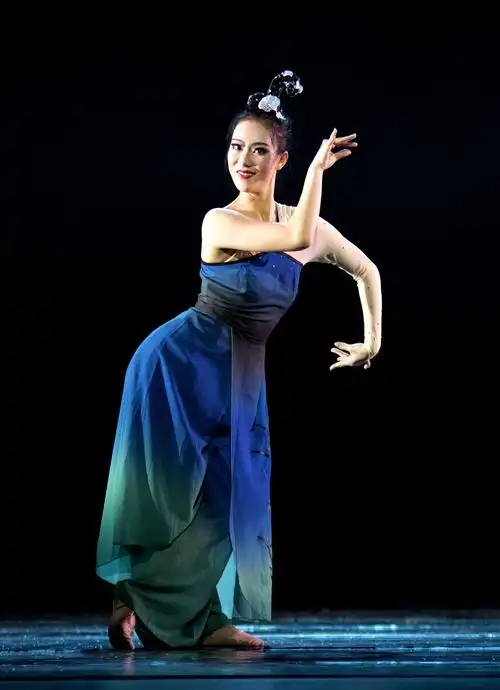 试拍舞台照:北京戏曲职业学院2017级中国舞班毕业汇演