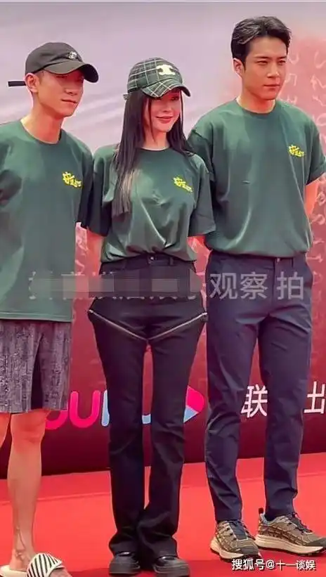 张一山新剧开机,与张天爱同框暴露身高,被调侃只有1米65_网友_韩东