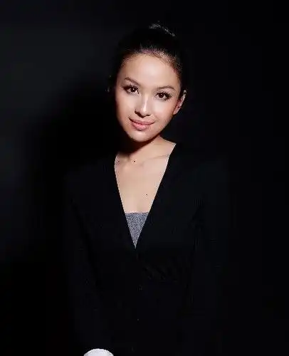 齐芳_演员_作品_个人资料_简历_生日_经历_留言 - 酷乐米