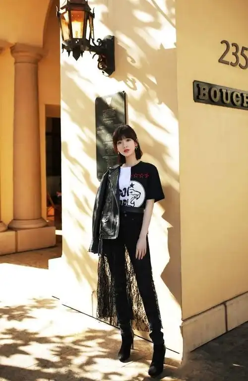 对比毛晓彤早期形象,网友:简直换了一个人,怪不得陈翔那么喜欢她!