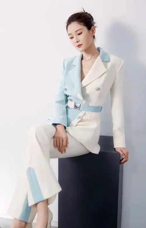 王媛可高清淡雅写真,时尚俏丽!