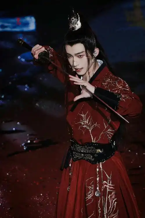 gq明星工作室出图##刘宇红衣古风扮相