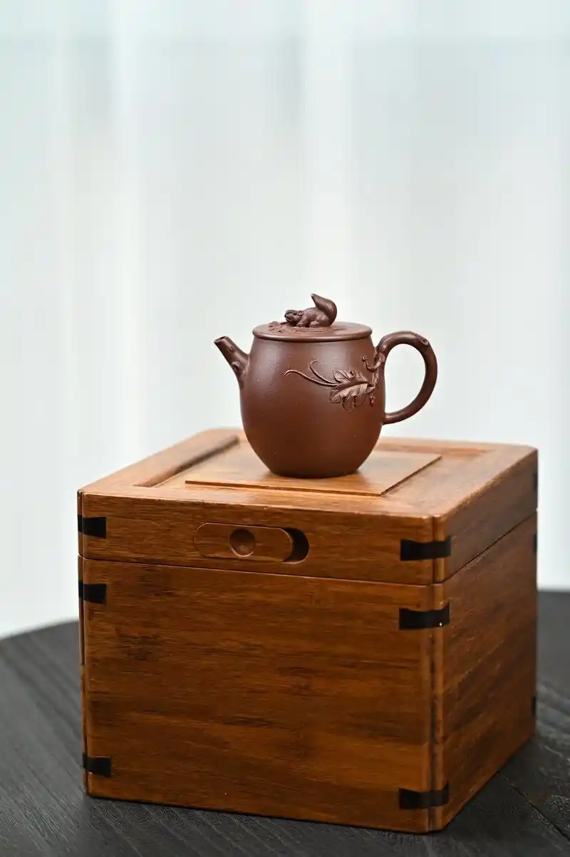 宜兴紫砂壶许雪强全手工松鼠葡萄原矿老紫泥150cc