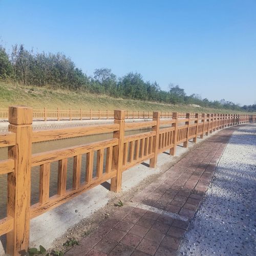 水泥仿木护栏景区河道木纹围栏公园河边池塘栅栏混凝土仿树皮栏杆