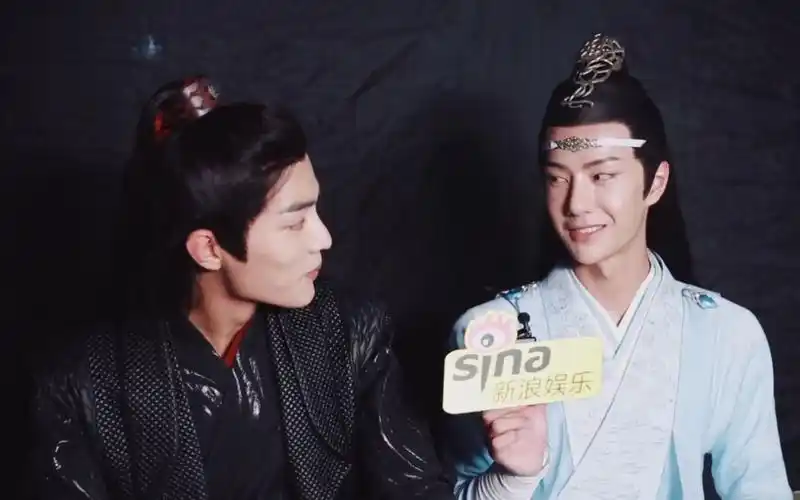 海外网友看肖战王一博《陈情令》双人采访,互吹彩虹屁好有爱啊.