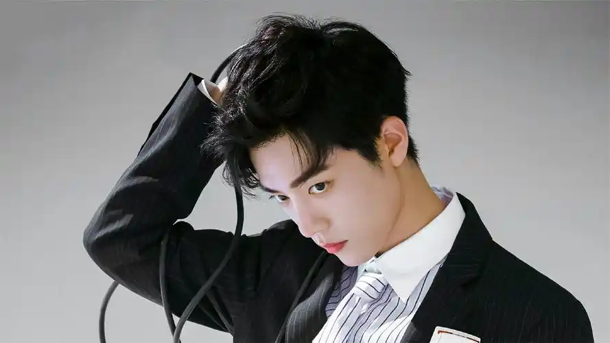 肖战亲自发文给"海绵宝宝"庆生!晒手绘海绵宝宝图片