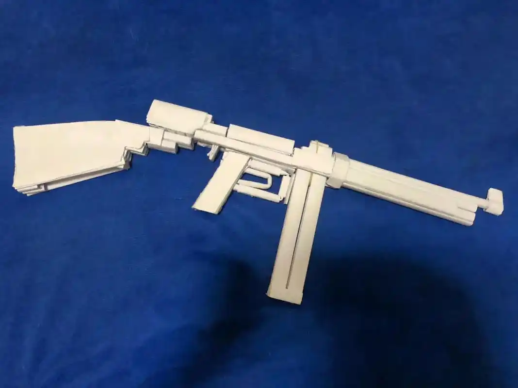 暑假到了,每天除了写作业,就是喜欢用纸做枪啊,车啊#纯手工打 - 抖音