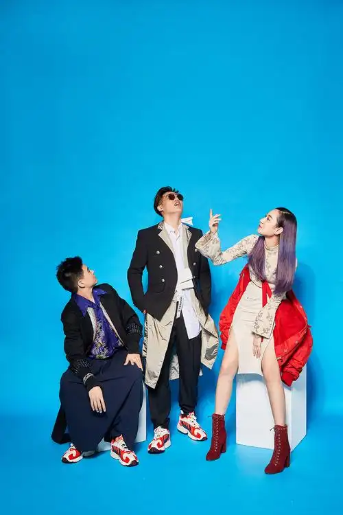 「买榜三人组」金曲奖红毯造型超吸睛!