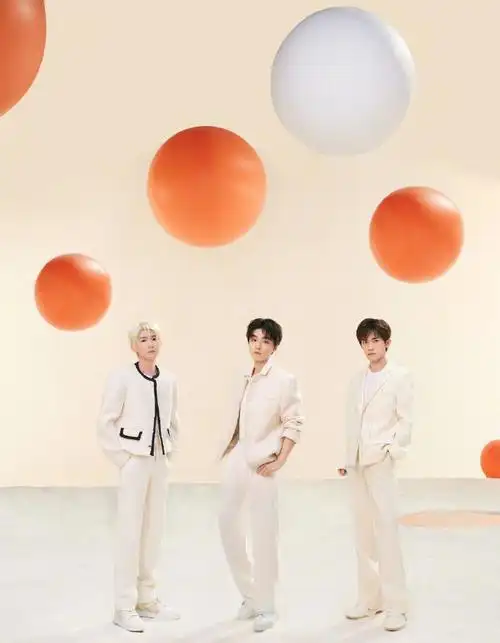 tfboys这次不是p的##起猛了看到tfboys合照