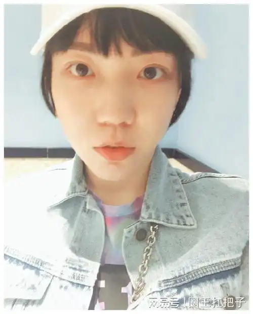 "亚洲最丑女星"吴莫愁:时代丢弃你的时候,连声招呼也不会打的